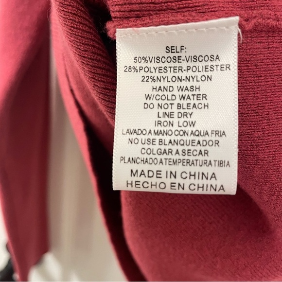 Listicle Women's V-Neck Sweater in Dark Pink - Picture 5 of 5